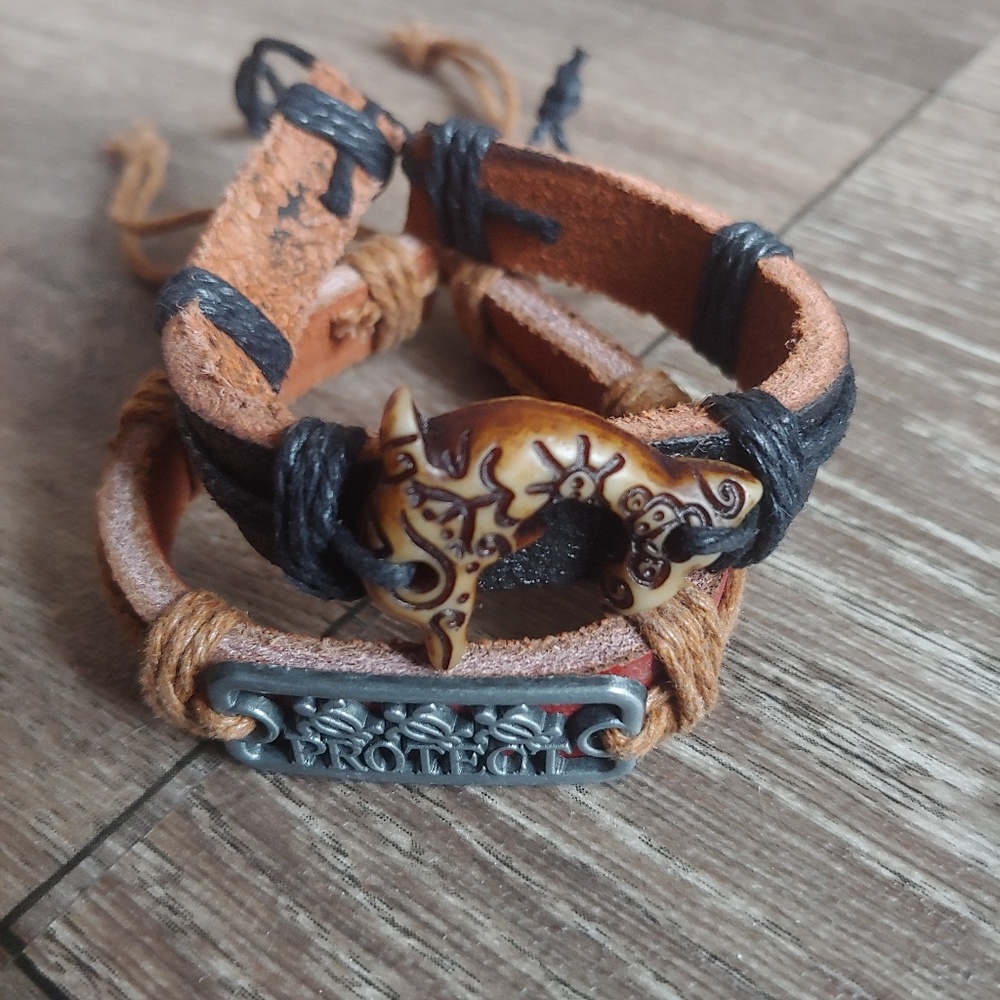 NWOT 2 Leather Bracelets Turtle Protect & Dolphin